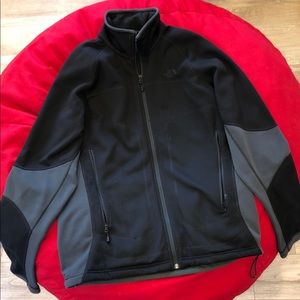 NorthFace | Men’s black and gray jacket